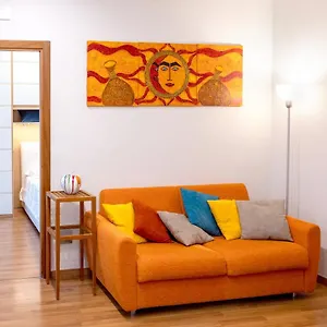Apartment Folly, Neapel
